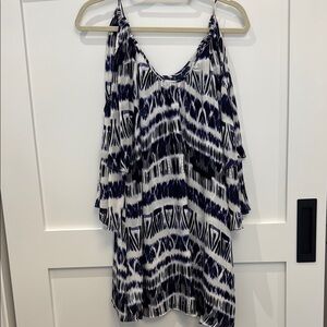 Chic Navy and White Patterned Dress